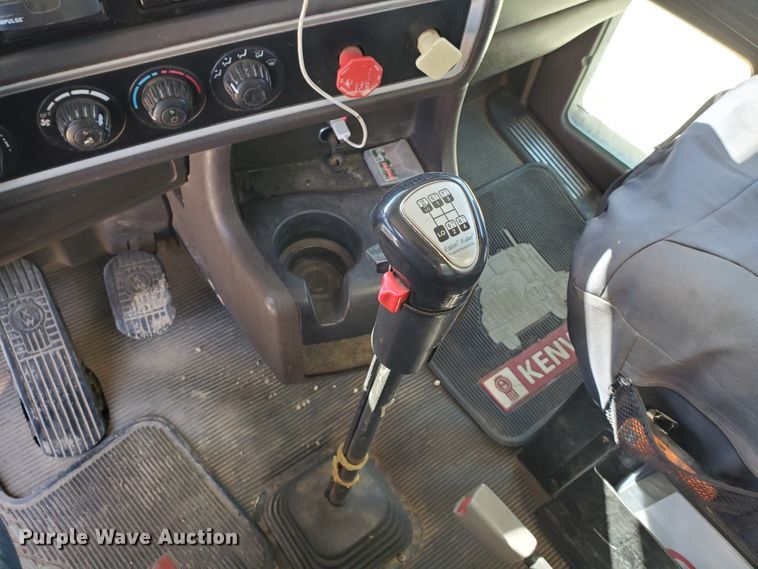 image for item HO9605 2012 Kenworth T800  semi truck