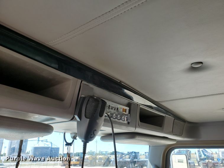 image for item HO9605 2012 Kenworth T800  semi truck