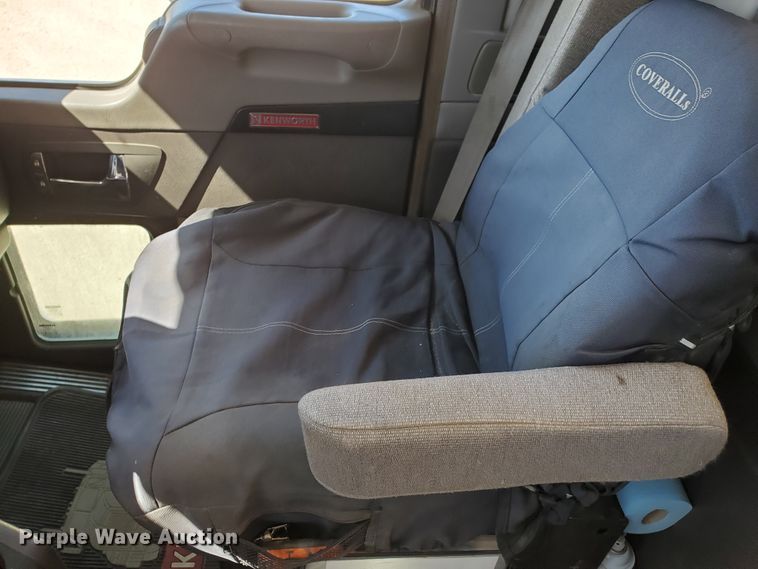 image for item HO9605 2012 Kenworth T800  semi truck