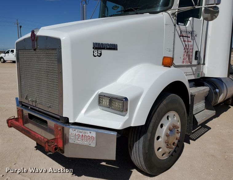 image for item HO9605 2012 Kenworth T800  semi truck