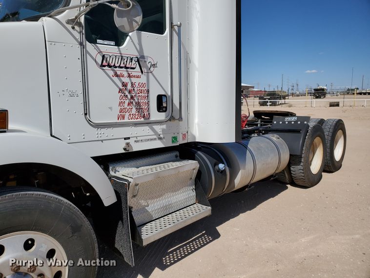 image for item HO9605 2012 Kenworth T800  semi truck