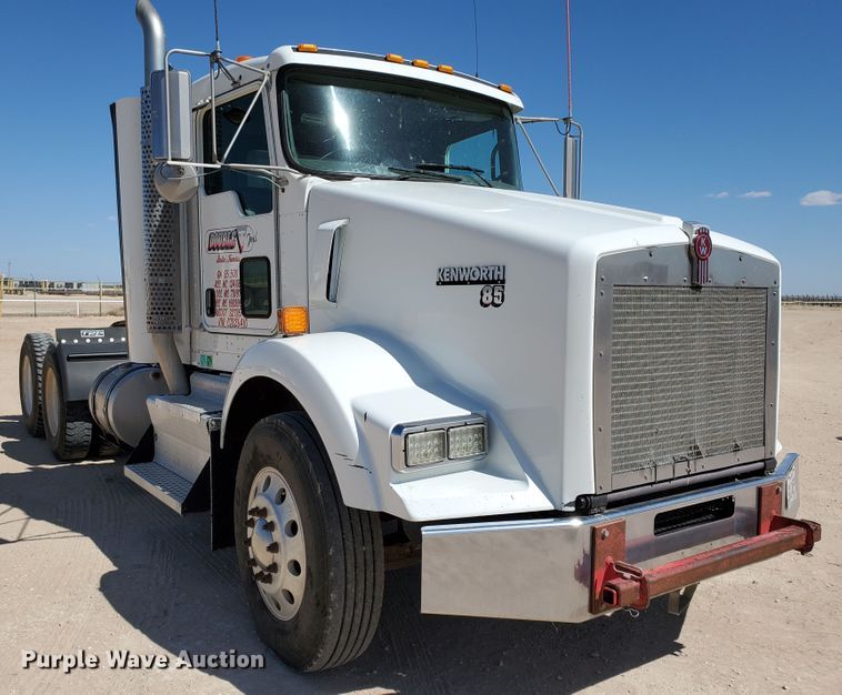 image for item HO9605 2012 Kenworth T800  semi truck