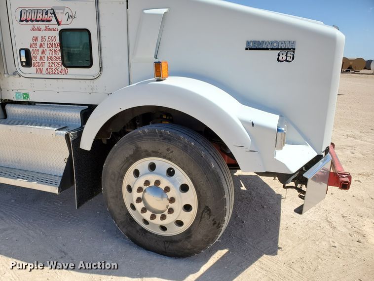 image for item HO9605 2012 Kenworth T800  semi truck