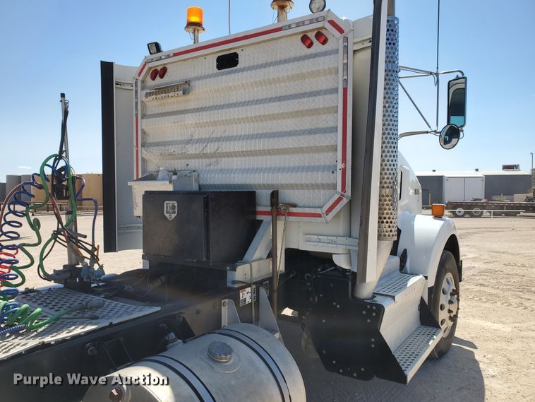 image for item HO9605 2012 Kenworth T800  semi truck