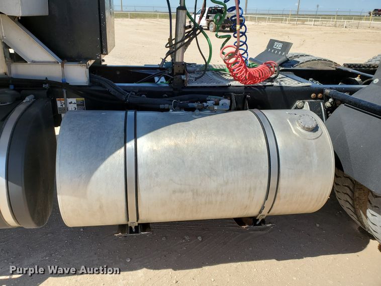 image for item HO9605 2012 Kenworth T800  semi truck