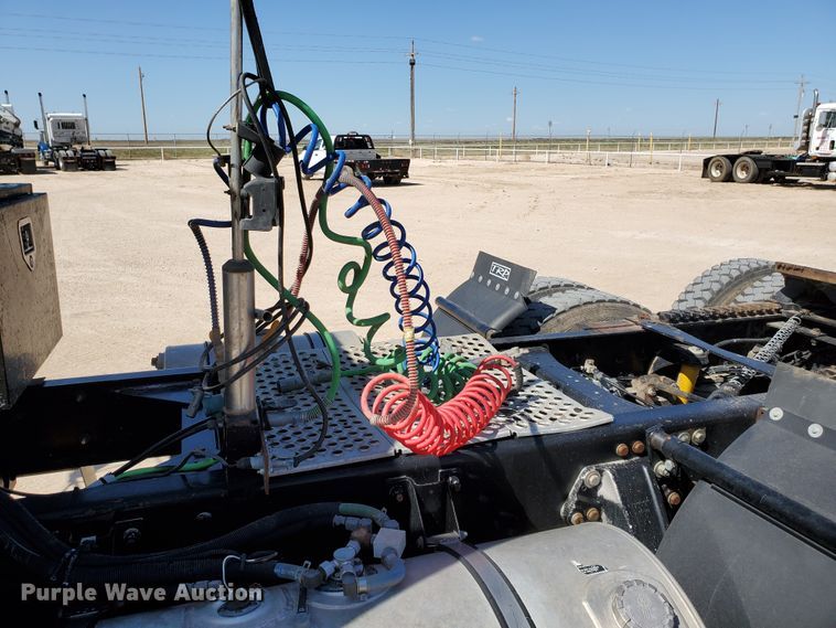 image for item HO9605 2012 Kenworth T800  semi truck