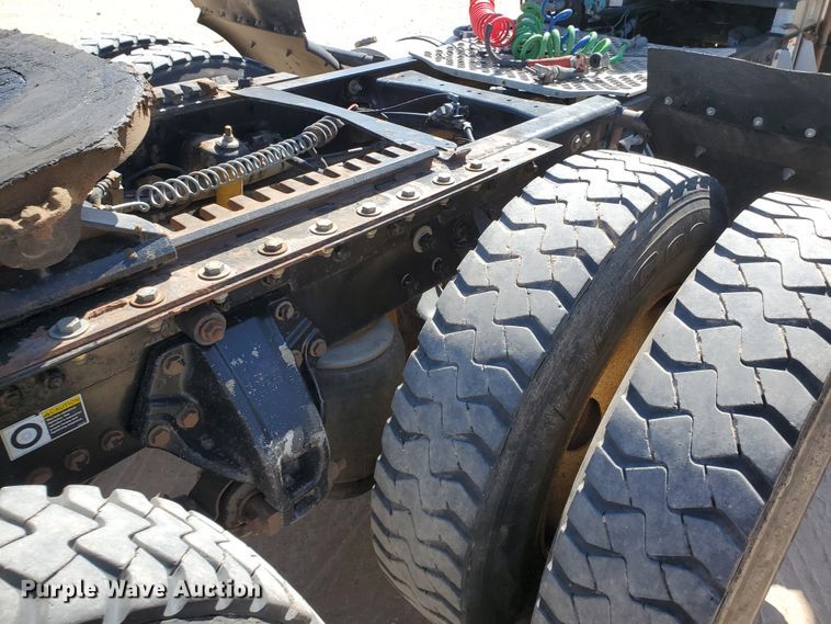 image for item HO9605 2012 Kenworth T800  semi truck