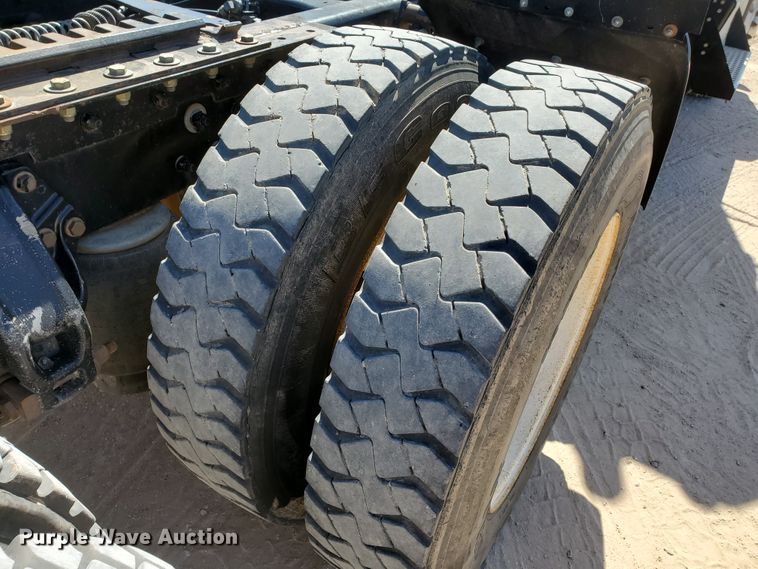 image for item HO9605 2012 Kenworth T800  semi truck