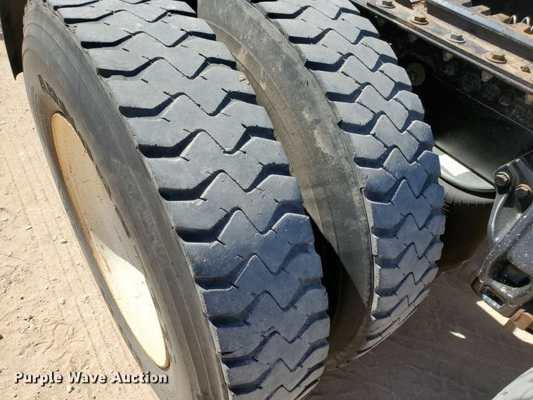 image for item HO9605 2012 Kenworth T800  semi truck