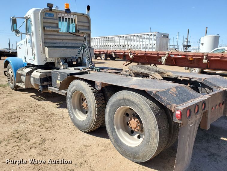 image for item HO9608 1997 Peterbilt 378  semi truck