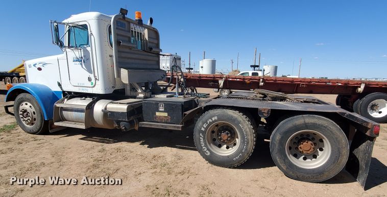 image for item HO9608 1997 Peterbilt 378  semi truck