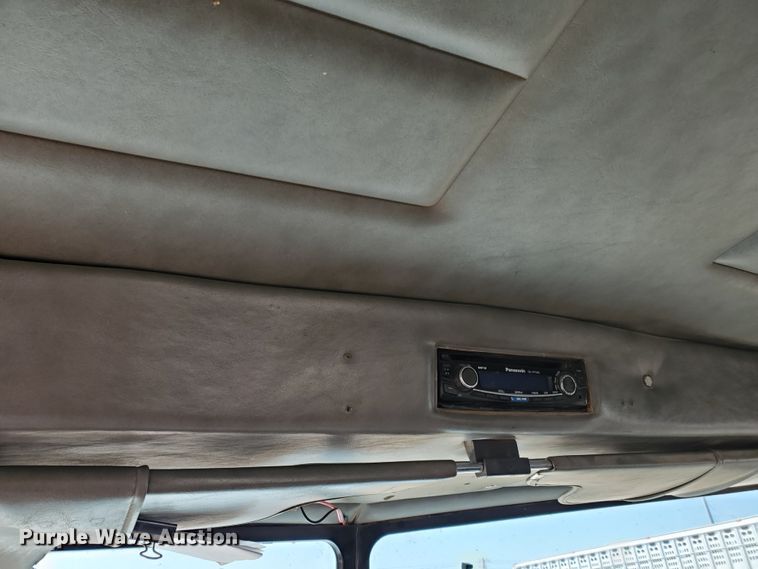 image for item HO9608 1997 Peterbilt 378  semi truck