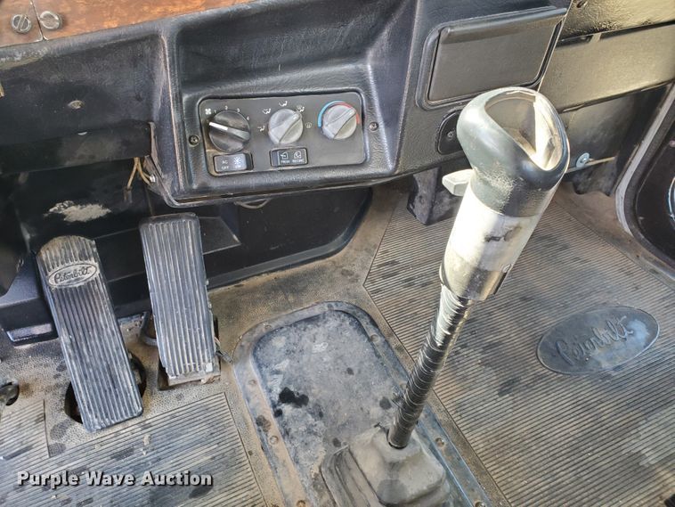 image for item HO9608 1997 Peterbilt 378  semi truck