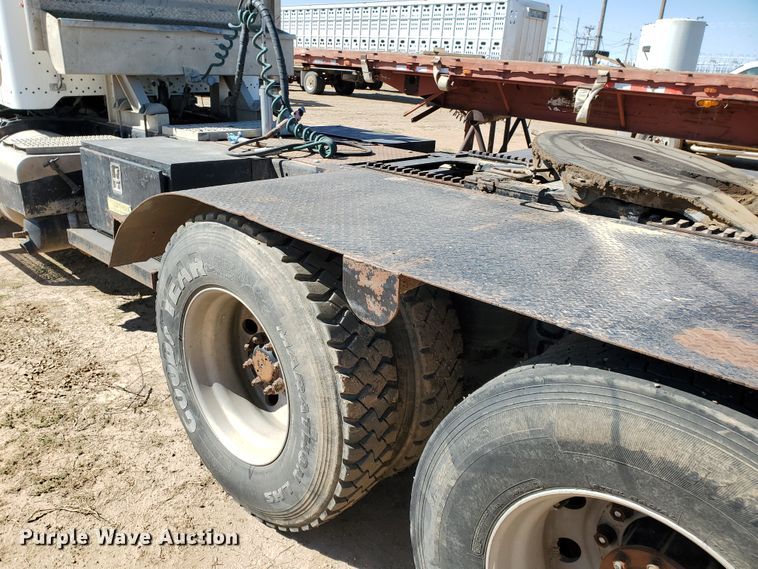 image for item HO9608 1997 Peterbilt 378  semi truck