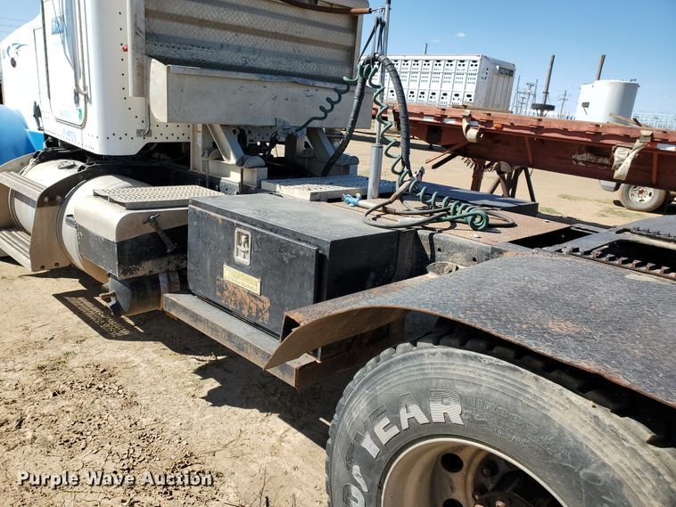 image for item HO9608 1997 Peterbilt 378  semi truck