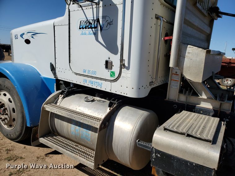 image for item HO9608 1997 Peterbilt 378  semi truck