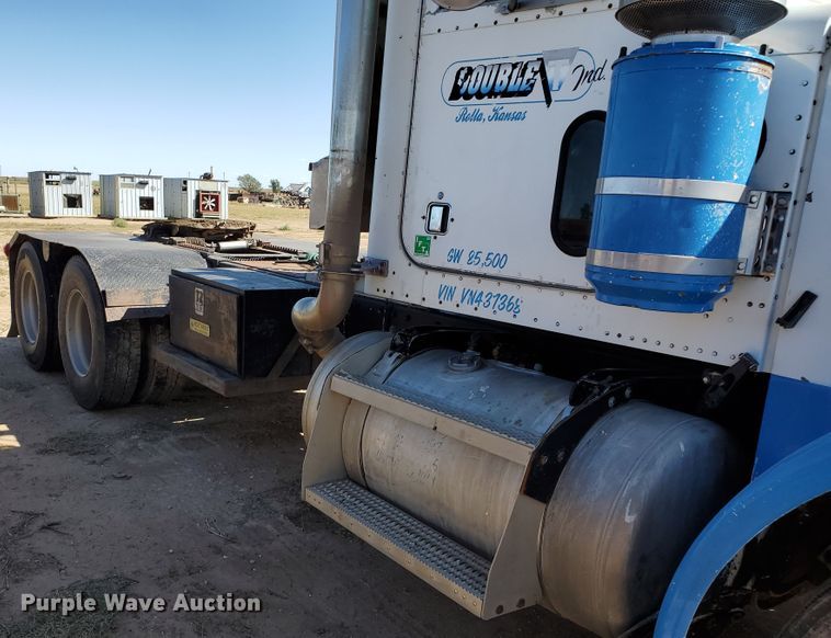 image for item HO9608 1997 Peterbilt 378  semi truck