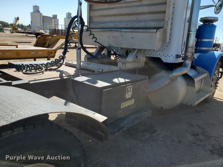 image for item HO9608 1997 Peterbilt 378  semi truck