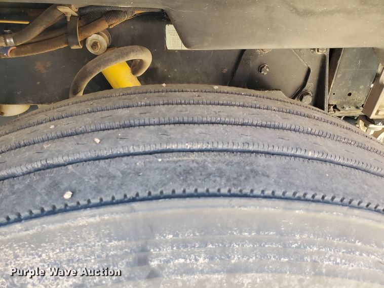 image for item HO9608 1997 Peterbilt 378  semi truck