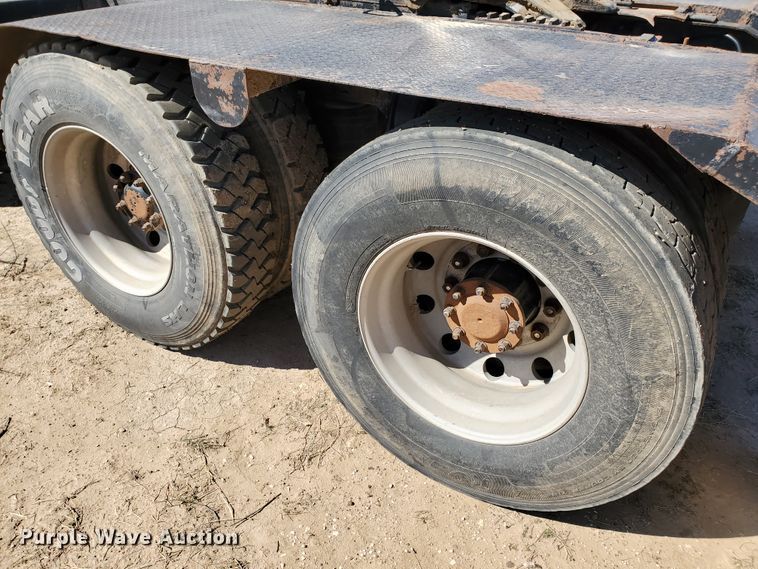 image for item HO9608 1997 Peterbilt 378  semi truck