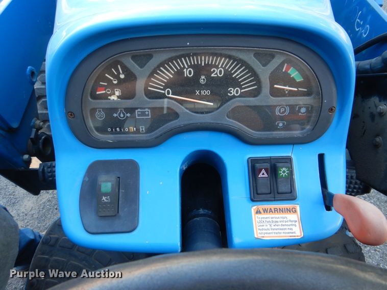 image for item AE9671 New Holland TC33D  MFWD tractor