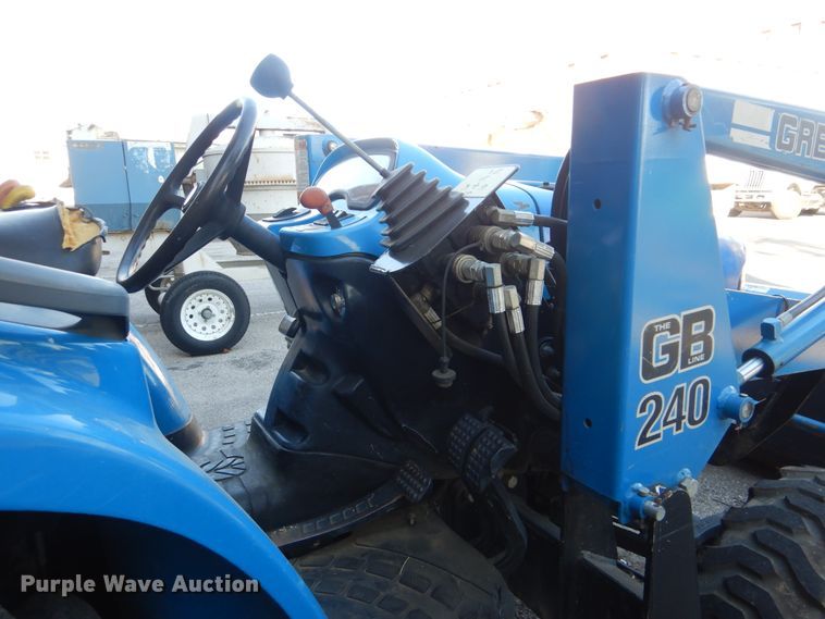 image for item AE9671 New Holland TC33D  MFWD tractor