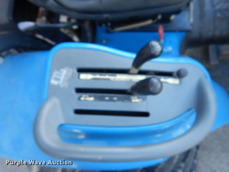 image for item AE9671 New Holland TC33D  MFWD tractor