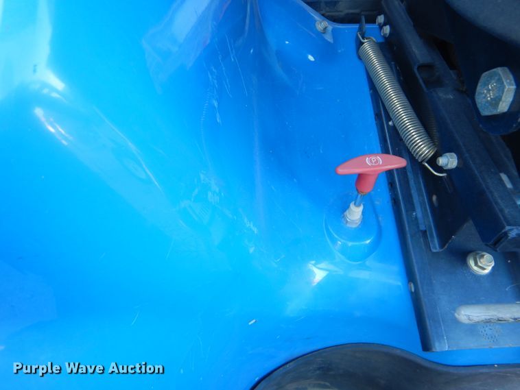 image for item AE9671 New Holland TC33D  MFWD tractor