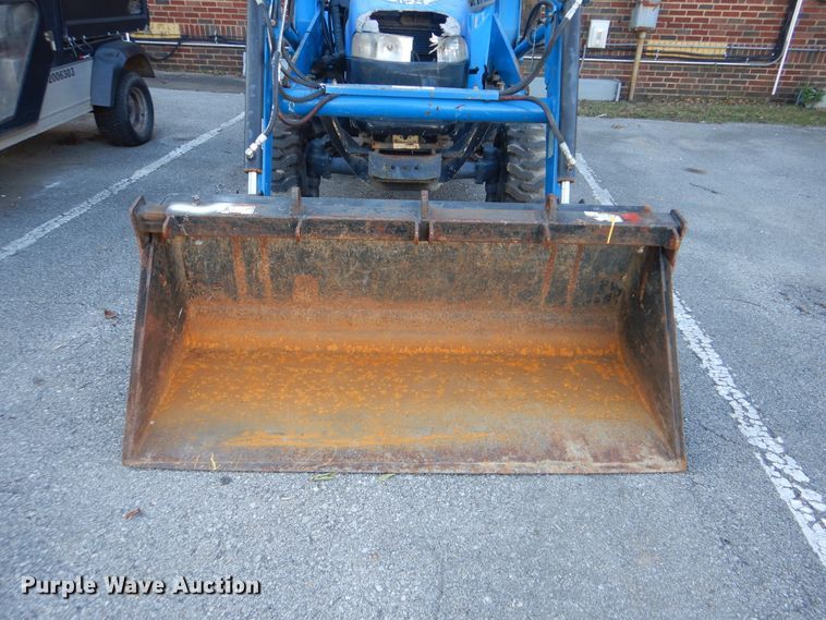 image for item AE9671 New Holland TC33D  MFWD tractor