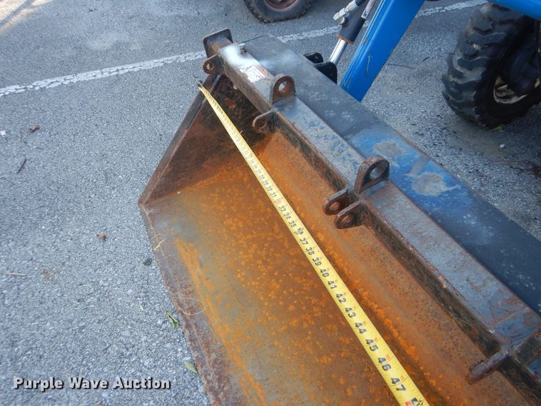 image for item AE9671 New Holland TC33D  MFWD tractor