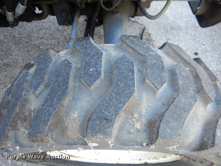 image for item AE9671 New Holland TC33D  MFWD tractor