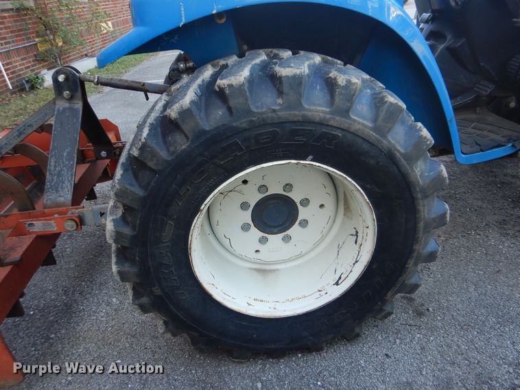image for item AE9671 New Holland TC33D  MFWD tractor
