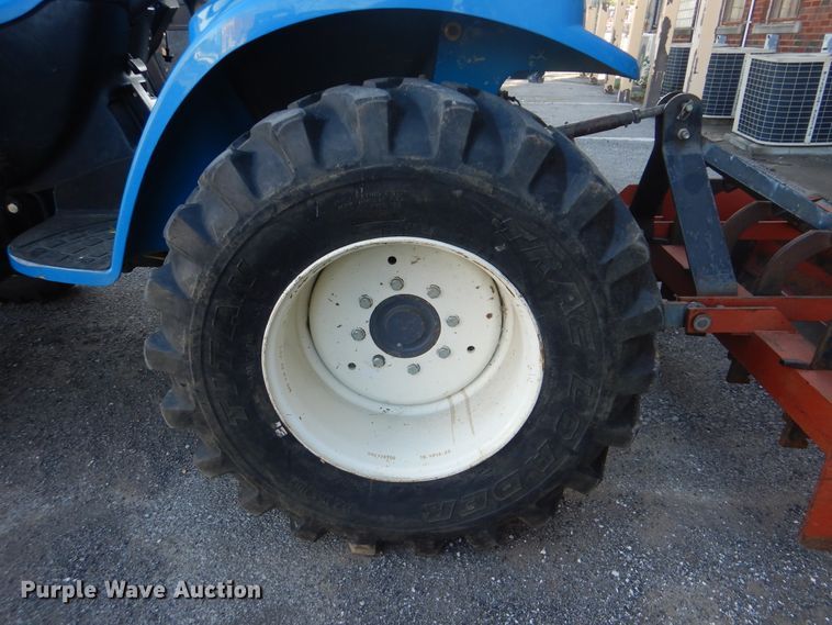 image for item AE9671 New Holland TC33D  MFWD tractor