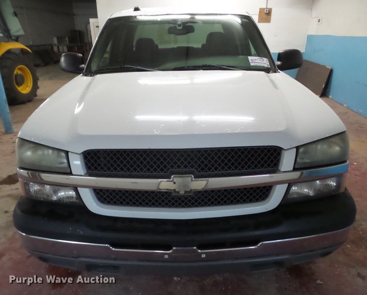 image for item DF0913 2005 Chevrolet Silverado 1500  Crew Cab pickup truck