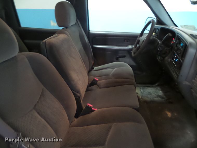 image for item DF0913 2005 Chevrolet Silverado 1500  Crew Cab pickup truck