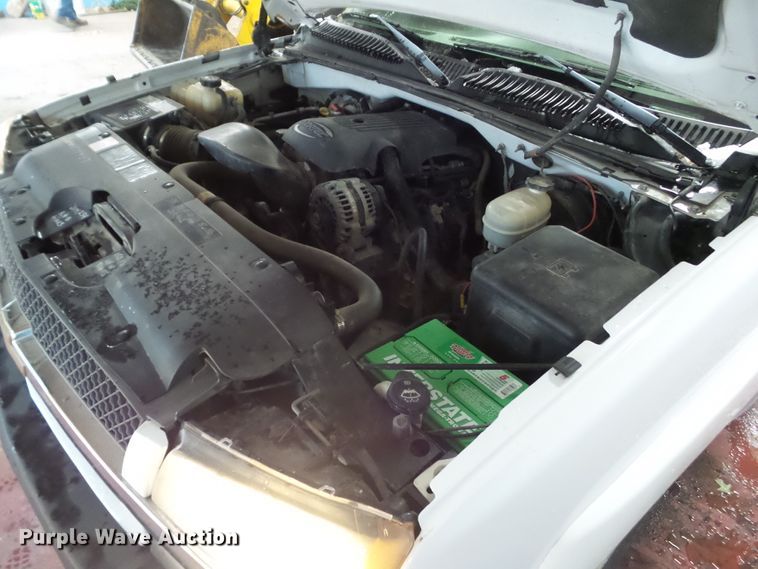 image for item DF0913 2005 Chevrolet Silverado 1500  Crew Cab pickup truck