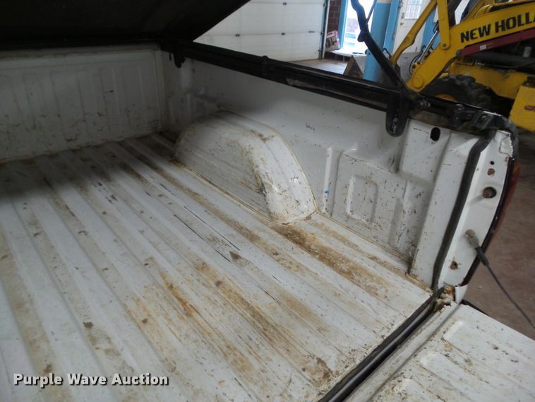 image for item DF0913 2005 Chevrolet Silverado 1500  Crew Cab pickup truck