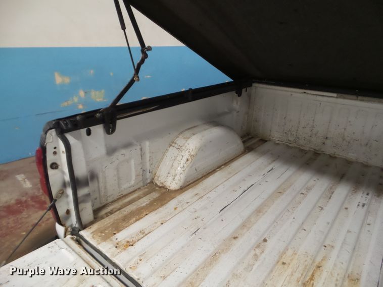 image for item DF0913 2005 Chevrolet Silverado 1500  Crew Cab pickup truck