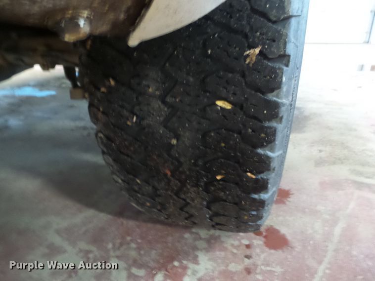 image for item DF0913 2005 Chevrolet Silverado 1500  Crew Cab pickup truck