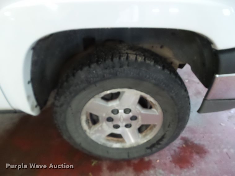 image for item DF0913 2005 Chevrolet Silverado 1500  Crew Cab pickup truck