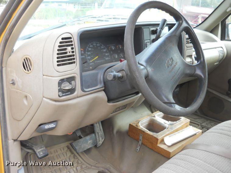 image for item DF4566 1996 Chevrolet C1500  Ext. Cab pickup truck