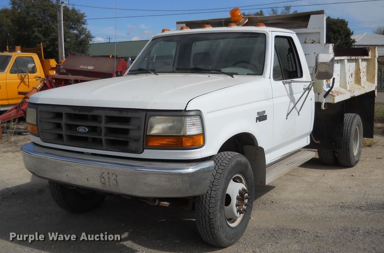 image for item DF4568 1994 Ford F450 Super Duty  dump truck