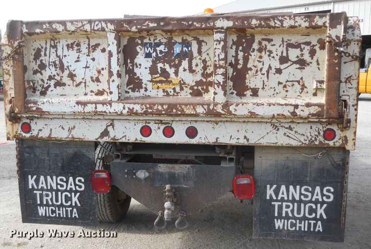 image for item DF4568 1994 Ford F450 Super Duty  dump truck