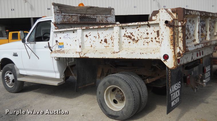 image for item DF4568 1994 Ford F450 Super Duty  dump truck