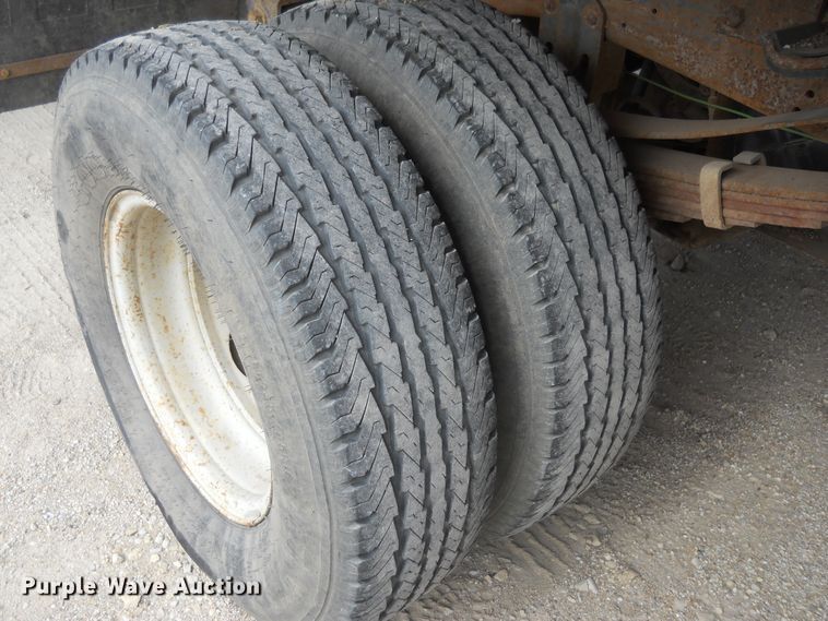 image for item DF4568 1994 Ford F450 Super Duty  dump truck