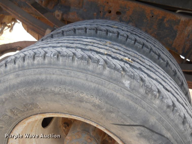 image for item DF4568 1994 Ford F450 Super Duty  dump truck