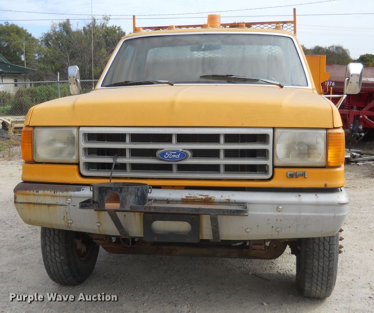 image for item DF4569 1991 Ford F450 Super Duty  dump truck