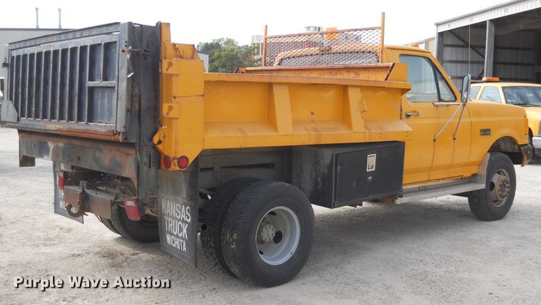 image for item DF4569 1991 Ford F450 Super Duty  dump truck