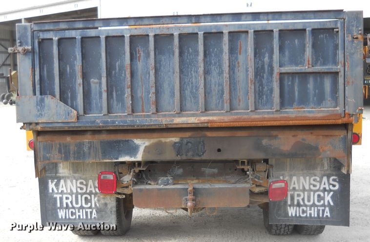 image for item DF4569 1991 Ford F450 Super Duty  dump truck