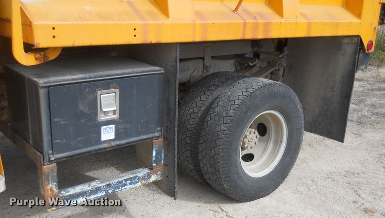 image for item DF4569 1991 Ford F450 Super Duty  dump truck